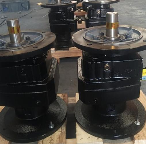 斜齒輪減速機(jī) 齒輪減速機(jī)銷售廠家